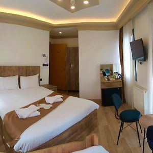 Camera standard con letto king size